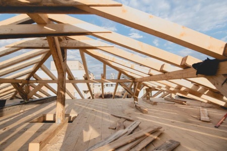 Travaux charpente, les signes qui indiquent qu'une rénovation s'impose